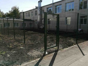 3D заборы для школы 15 метров фото в Поварово