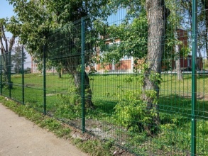 3D заборы для школы 90 метров фото в Поварово